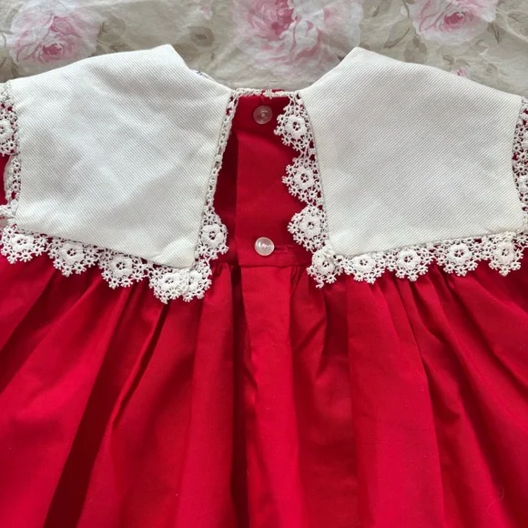 Polly Flinders Smocked Dress Red with White Lace Trimmed Collar Vintage Size 2T - Picture 2 of 6